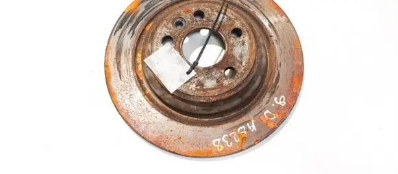 Volvo V70 Rear brake disc neventiliuojamas