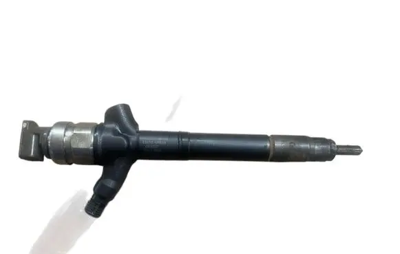 Toyota Avensis T250 Fuel injector 236700R050