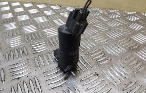 Volvo S80 Windscreen/windshield washer pump 1S7117K624DD