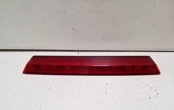 Third/center stoplight