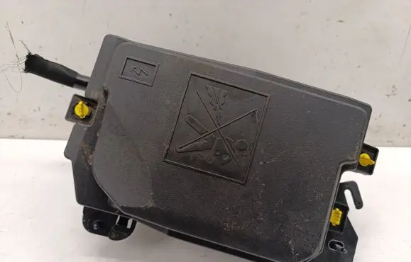 Renault Arkana Fuse box set 284C03798R