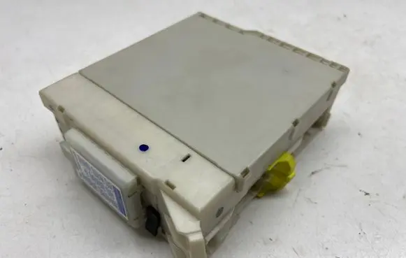 Lexus IS 220D-250-350 Fuse box set 8273053050 8267253060