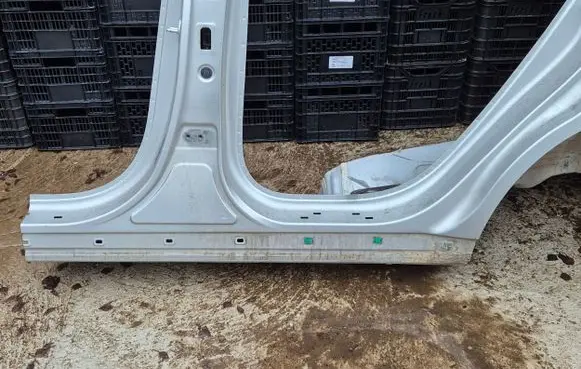 Hyundai Tucson TL Rear sill (body part) 