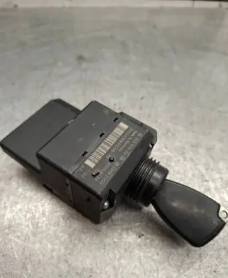 Mercedes-Benz C W203 Ignition lock 2035450308 33002102 33002104