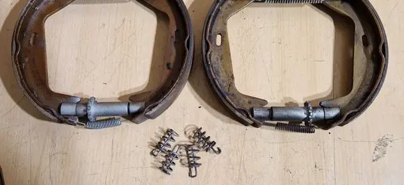 Volvo V70 Handbrake/parking brake pads 