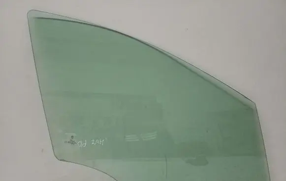 Peugeot 407 Front door window glass four-door OEM
