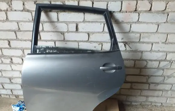 Seat Toledo III (5P) Rear door