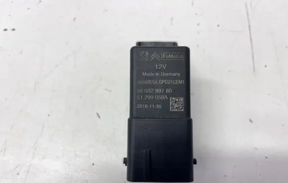 Ford Mondeo MK V Glow plug pre-heat relay 9803299780 51299058A