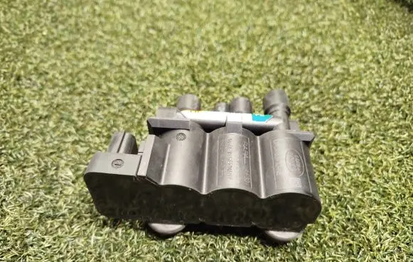 Land Rover Defender Air suspension valve block CPLA5B710AE FK6GAPA6GF30 306458876