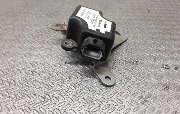 Nissan X-Trail T30 ESP acceleration yaw rate sensor 47930EQ010