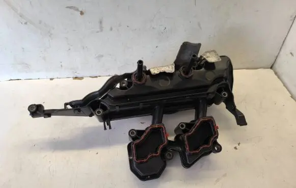 Opel Vivaro Oil breather separator 8200673395