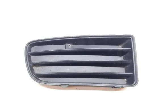 Mitsubishi Carisma Front bumper lower grill XR384228 XR910217