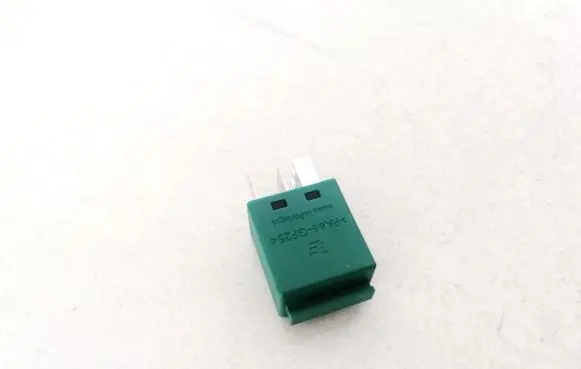 BMW 3 E90 E91 Other relay 6136698017702 61.36-698017702