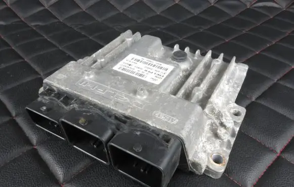 Ford Mondeo MK IV Engine control unit/module ECU 28284374 BG9112A650RC 97RI010012