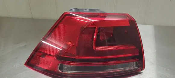 Volkswagen Golf VII Rear/tail lights 5G0945095B