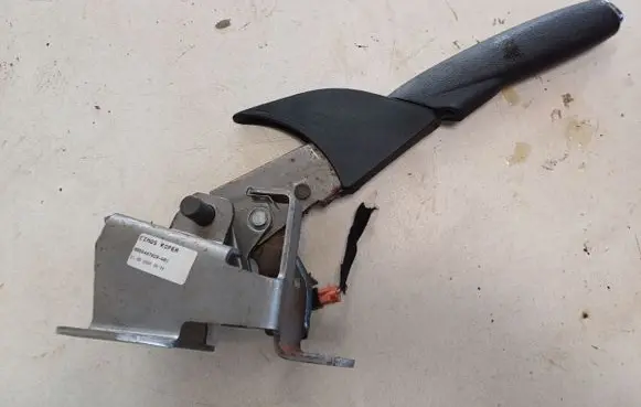 Citroen C4 I Hand brake release handle 