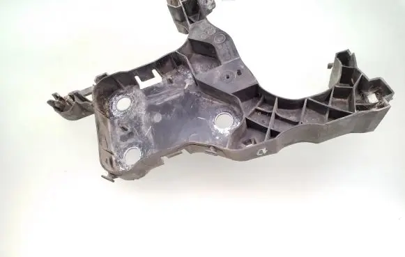 Radiator support slam panel bracket
