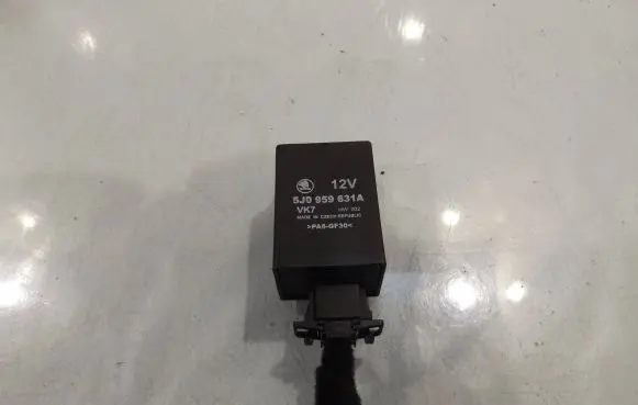 Skoda Fabia Mk2 (5J) Other relay 5J0959631A