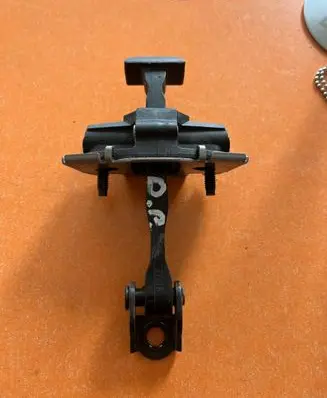 Fiat 500X Front door check strap stopper 