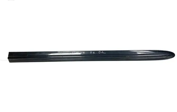 Chrysler Voyager Front door trim (molding) 0R049TRMAA 31726M
