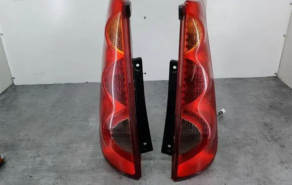 Nissan Note (E11) Rear/tail lights set 220-16752