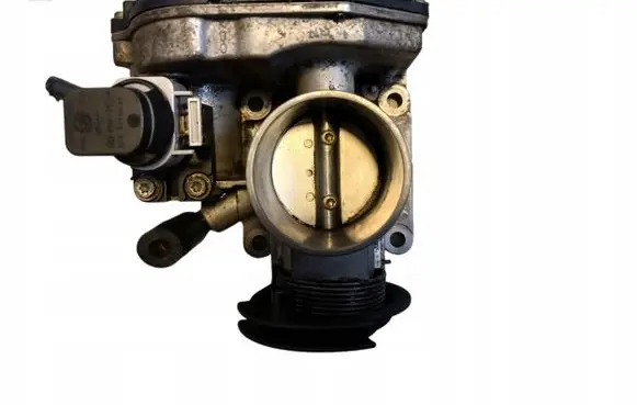 Volkswagen Golf IV Throttle valve 030133064F