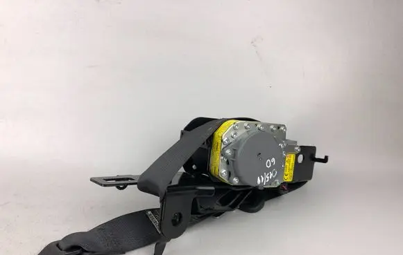 Subaru Outback (BS) Rear seatbelt 1117104 E40643417