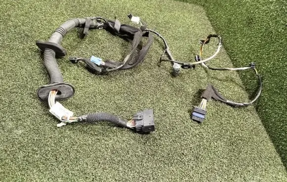 Renault Master III Front door wiring loom 241241947R 8200778254