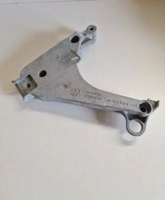BMW i3 Engine mounting bracket 6878935