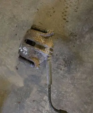Citroen C4 I Front brake caliper