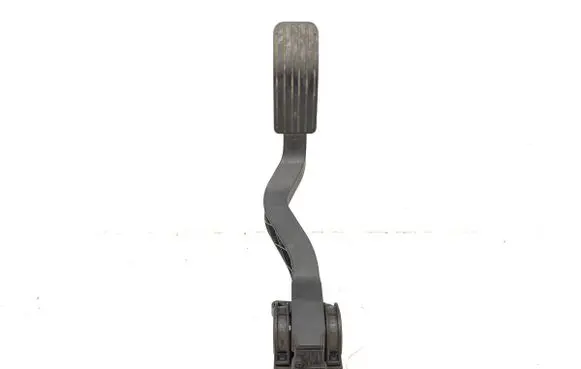 Accelerator throttle pedal