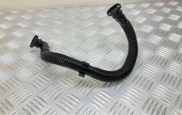 Audi TT TTS Mk2 Breather hose/pipe 06F103235
