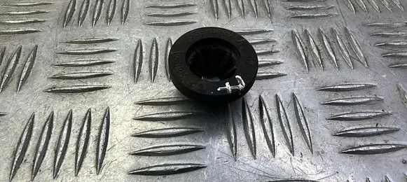 Radiator mount bracket