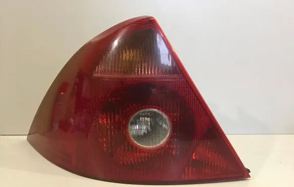 Ford Mondeo Mk III Rear/tail lights 1S7113405A