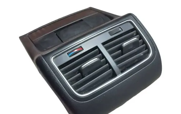 Rear air vent grill