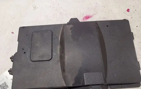 Ford Focus Battery box tray cover/lid 3M5110B805AB 3M5110A659BH
