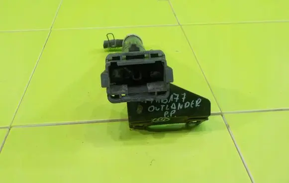 Mitsubishi Outlander Headlight washer pump PRZOD