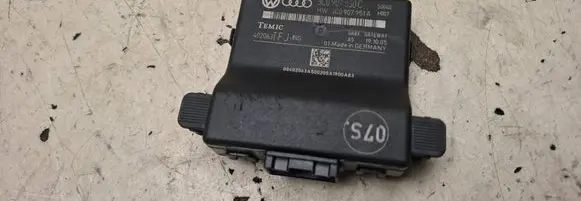 Volkswagen PASSAT B6 Gateway control module 3C0907951A 402063