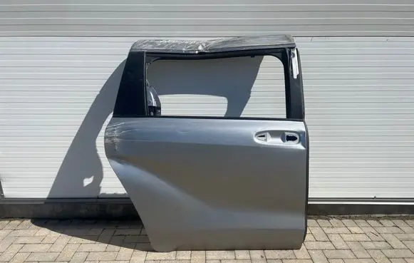 Toyota Sienna XL40 IV Rear door 6700308180 6814208031