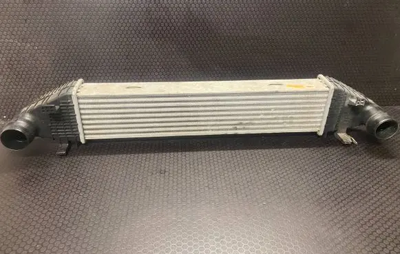 Mercedes-Benz C W204 Intercooler radiator 2002199