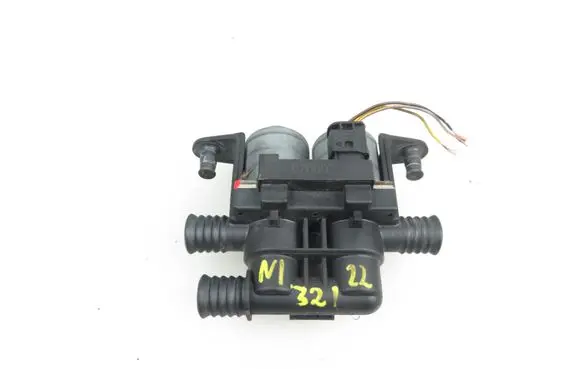BMW X5 E53 Coolant heater control valve 8374995 1147412137