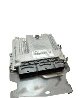 Renault Trafic III (X82) Engine control unit/module 0281032458