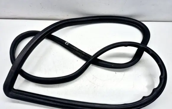 Volvo S70 V70 V70 XC Rubber seal front door (on door) 