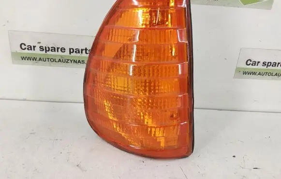 Mercedes-Benz 200 300 W123 Front indicator light 0008200521 02050712