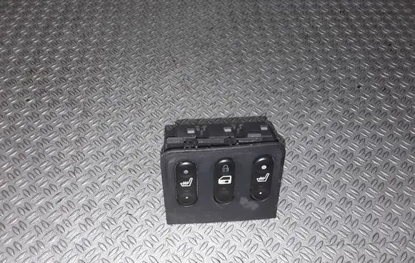 Nissan Primera Seat heating switch