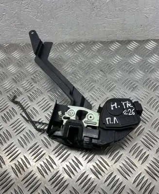 Hyundai Terracan Front door lock