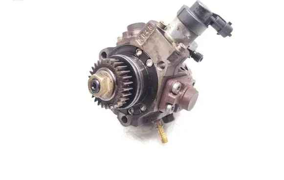 Nissan Qashqai Fuel injection high pressure pump 8200690744 0445010170