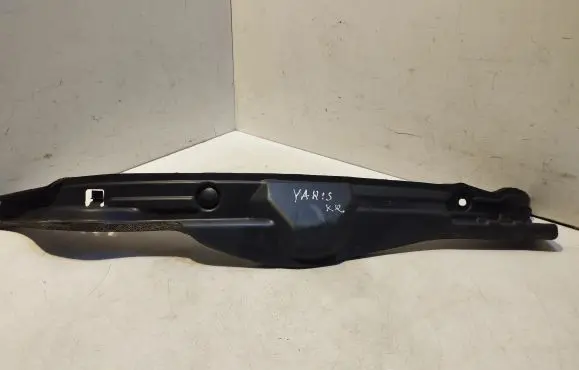 Toyota Yaris Fender mounting bracket 538280D010
