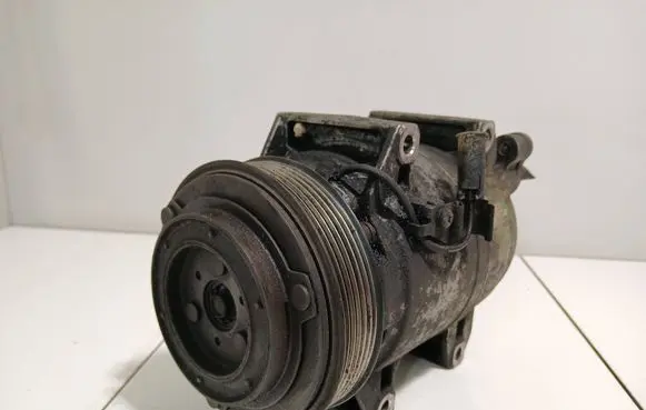 Volvo XC90 Air conditioning (A/C) compressor (pump) 8708581