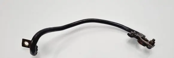 Volkswagen PASSAT B4 Positive cable (battery) 